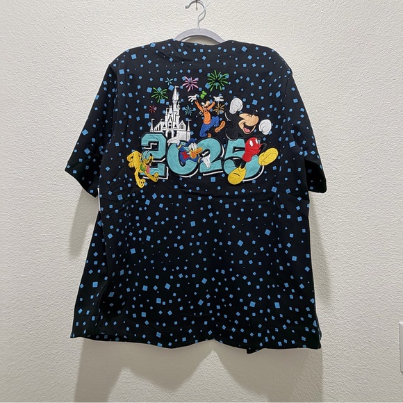 Disney Tops - 2025 Mickey And Friends Baseball Jersey Walt Disney World unisex